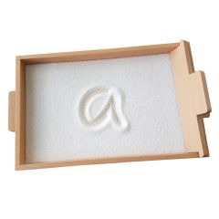 Bandeja de madera con arena y alisador - Montessori