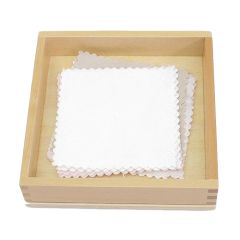 Caja de madera con 12 telas blancas - Montessori