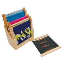 Mueble de madera con 6 bastidores - Montessori