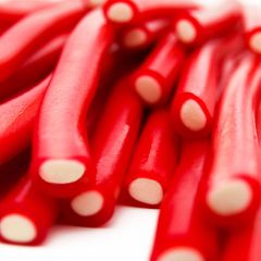 Regaliz rellenito rojo de fresa (200 uds) - Fini